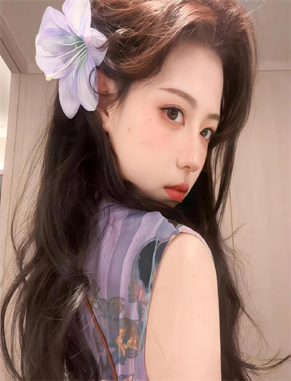 人与蛇的爱情电影_泽连斯基晒自拍_我在顶峰等你免费观看